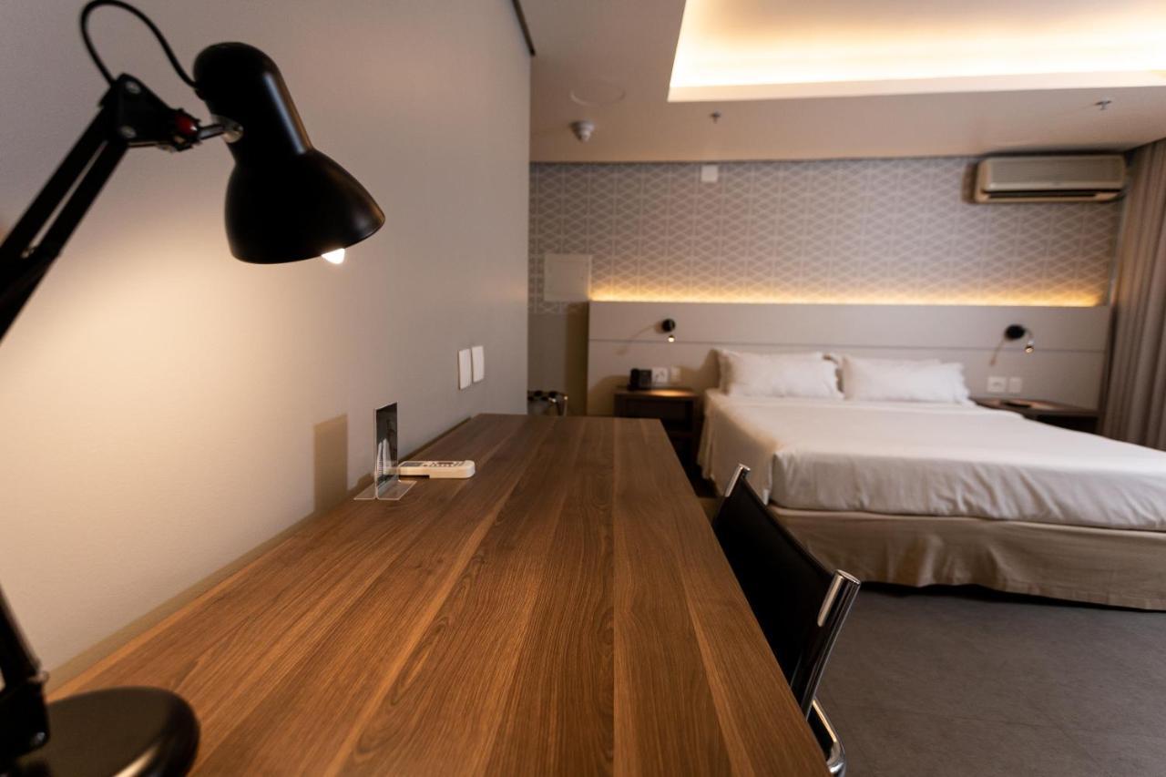 Master - Av Carlos Gomes 4* Porto Alegre