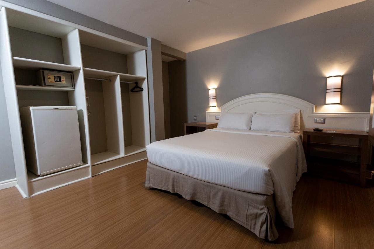 Master - Av Carlos Gomes 4* Porto Alegre